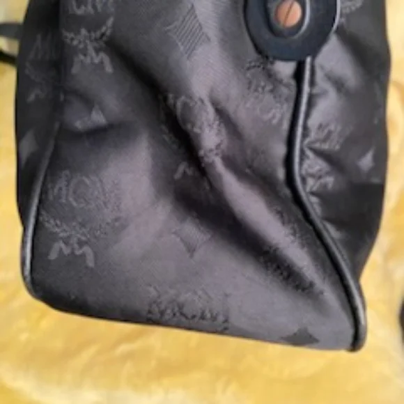 MCM Black and Gold Shoulder Bag - Picture 5 of 11